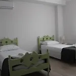 Yolanda \'S House